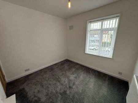 Page Moss Lane Bed Town, L14 - Photo 4