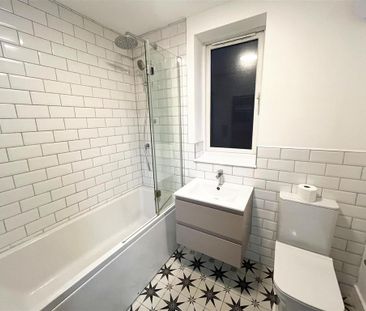 1 bedroom duplex to rent - Photo 3