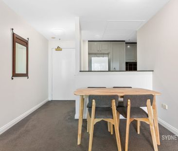 PERFECTLY POSITIONED | Furnished - Photo 3