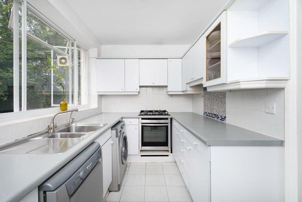 3 bedroom apartment to rent - Photo 1