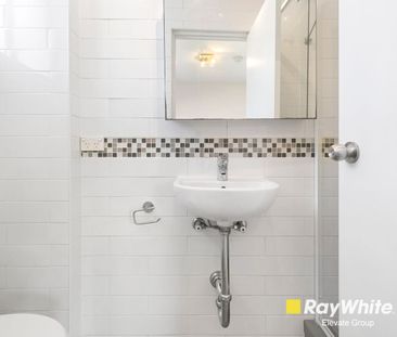 Charming North-Facing Studio in Leafy Glebe Setting - Photo 5