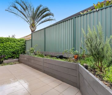 Spacious Townhouse in Central Location - Photo 5