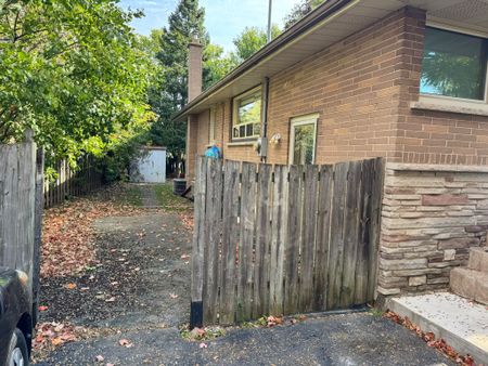 For Lease - 5466 Randolph Crescent, Burlington, Ontario - Photo 5