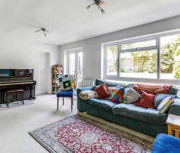 3 bedroom semi-detached house to rent - Photo 3
