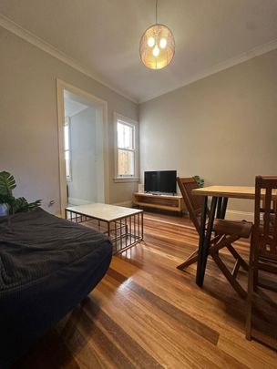 Redfern - Photo 1