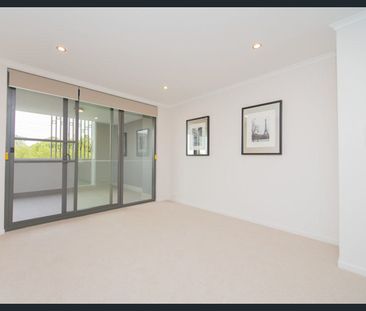 PRIME LOCATION! - Photo 1