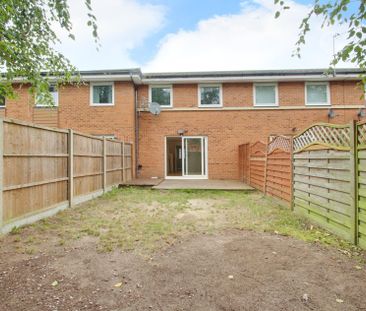 3 bed terraced house to rent in Admiralty Close, West Drayton, UB7 - Photo 5