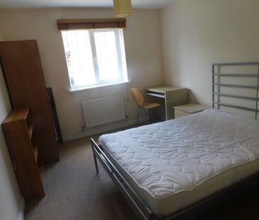 64b Kingfisher Way - 3 Bed and Allocated ParkingLoughborough - Photo 2
