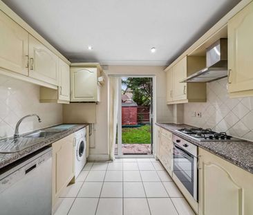Three bedroom home located on desirable Richmond Hill - Photo 6
