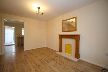 2 bedroom semi-detached house to rent - Photo 3