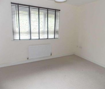 Cadwal Court, Llantwit Fardre, CF38 - Photo 2