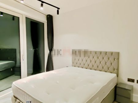 1 Bedroom 1 Bathroom - Photo 3