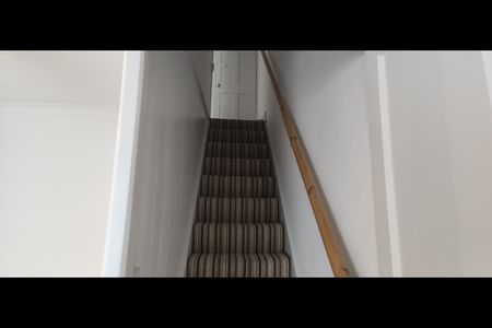 3 Bed Terraced House, Elgar Road, RG2 - Photo 2