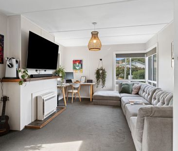 Perfectly Positioned 2 Bedroom Unit - Photo 1