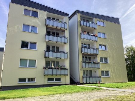 Schöne 3,5 Raum Wohnung mit Balkon im Erdgeschoss! - Photo 4