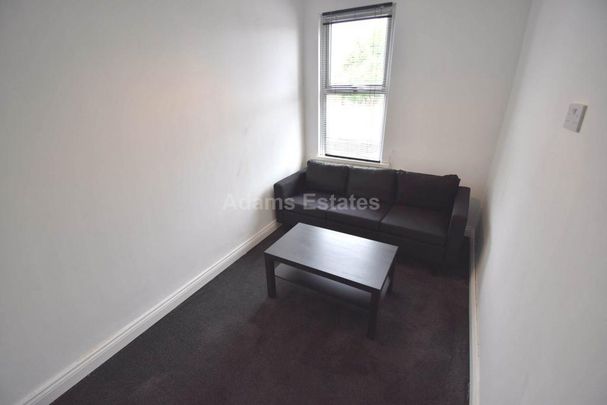3 bedroom flat to rent - Photo 1