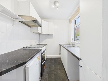 2 bedroom terraced house to rent - Photo 2