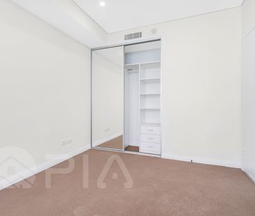 1 bedroom plus Study Apartment For lease! - Photo 3