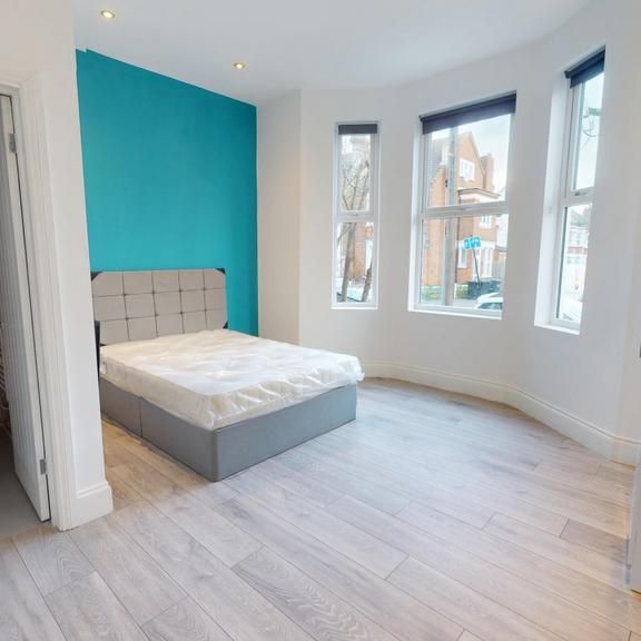 1 bedroom in a house share to rent - Photo 1