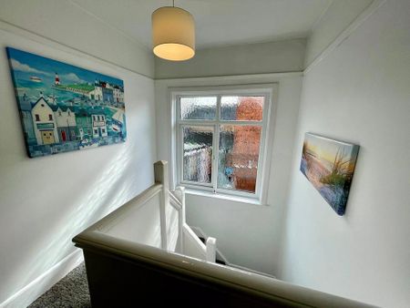 4 bedroom semi-detached house to rent - Photo 4