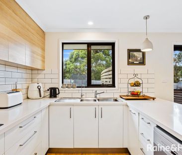 6 Month Lease Opportunity - Immaculate furnished Family Home - Photo 4