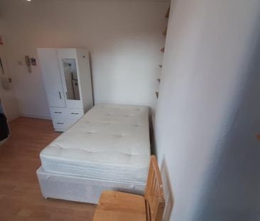 Studio Flat, London, SW1V - Photo 4