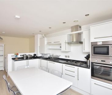 2 bedroom maisonette to rent - Photo 5