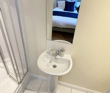 Apartment 12 202-206 Albertbridge Road, Belfast, BT5 4GY - Photo 6