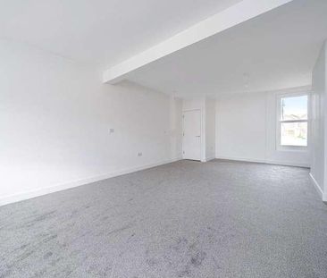 High Street, Sheerness, Kent, ME12 - Photo 3