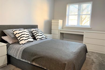 Anglian Close, WATFORD - Photo 3