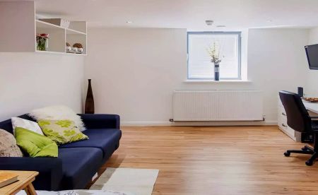 Standard 3 Bed (non ensuite) - Photo 2