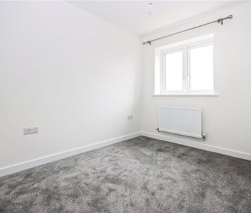 3 bedroom end of terrace house to rent - Photo 3