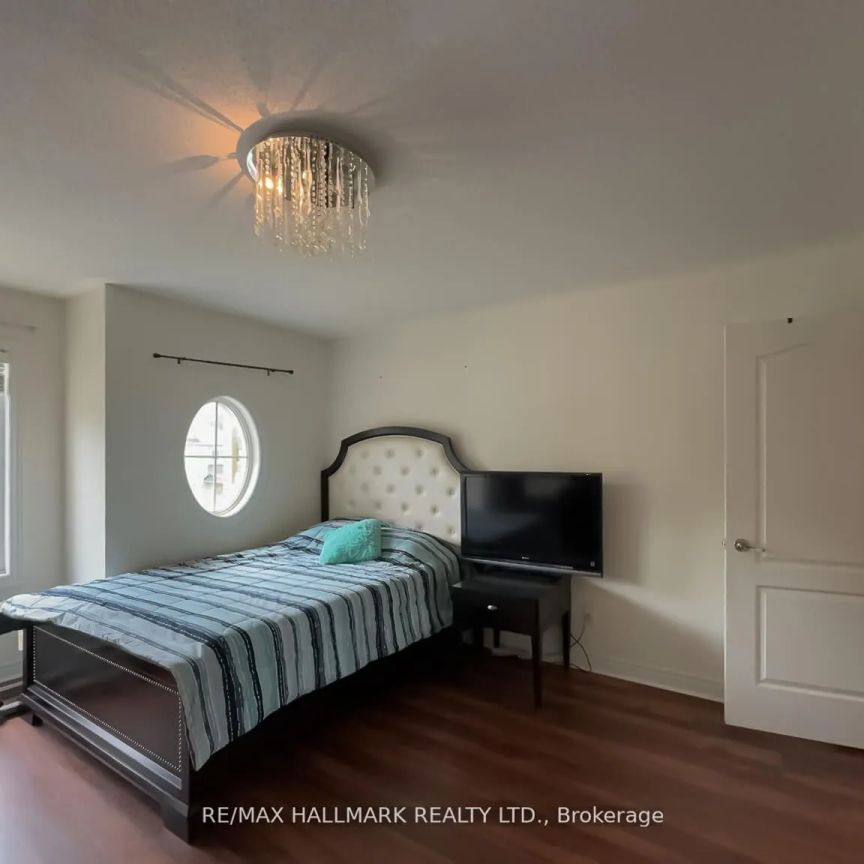 Detached Home For Lease | N9246351 - Photo 1