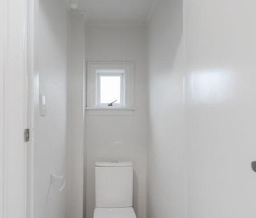 Hillsborough living! - Photo 2