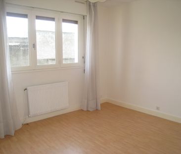 Location Appartement 4 pièces 71m² ORLEANS 45000 - Photo 6