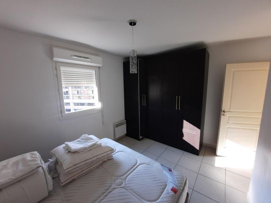 Appartement 2 pièces 46m2 MARSEILLE 8EME 940 euros - Photo 1