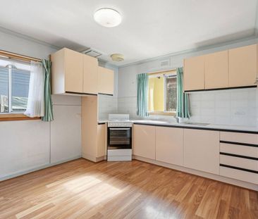 Versatile and well-positioned home - Photo 4