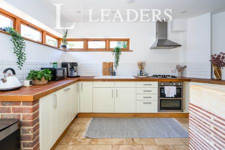 4 bedroom house to rent Meads Street, Eastbourne, East Sussex, BN20 - Photo 4