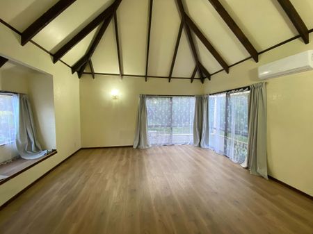 2 Bedrooms on Woodhouse Pl - Photo 2