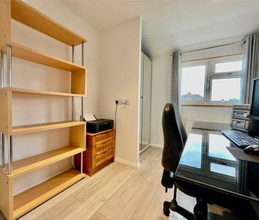 3 bedroom end of terrace house to rent - Photo 3