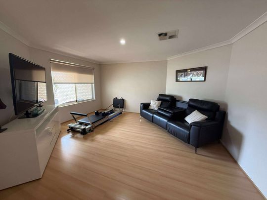 Spacious, Low-Maintenance Living - Photo 1
