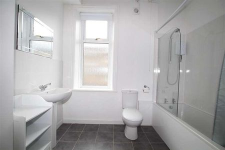 Cardigan Street, Queensbury, Bradford, BD13 - Photo 5