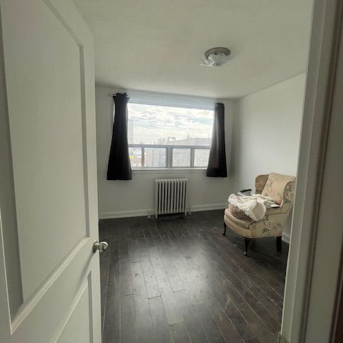 For Lease - 1516 Eglinton Avenue Unit# Apt 1, Toronto, Ontario - Photo 1