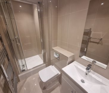 6 Bed Student Accommodation - Photo 6