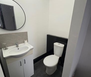 1 bedroom house of multiple occupation to rent - Photo 4