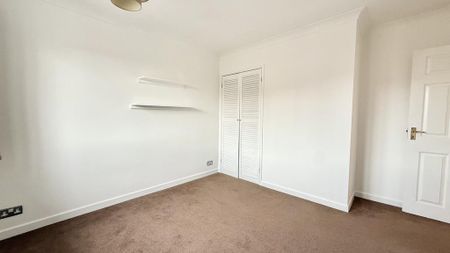 5 bedroom detached house to rent - Photo 4