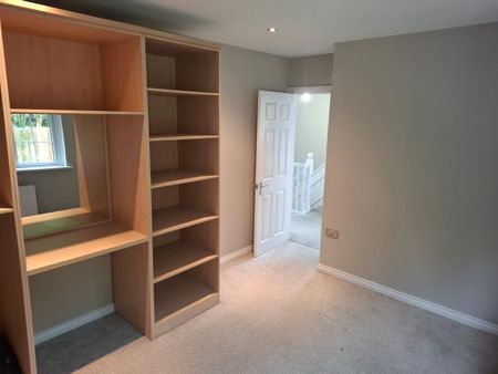 3 Bed Semi-detached House - Photo 4