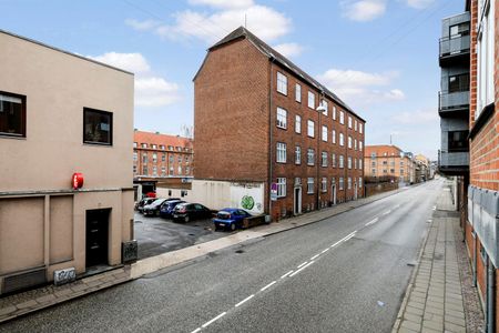 <b>2 - VÆRELSES LEJLIGHED I VESTBYEN</b> - Photo 2