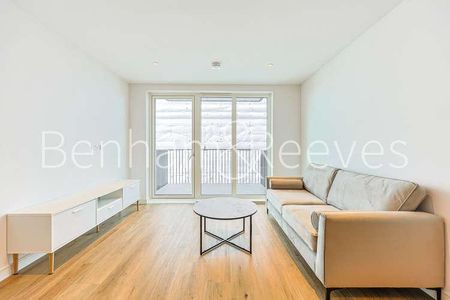 Viola House, Southall, UB1 - Photo 3