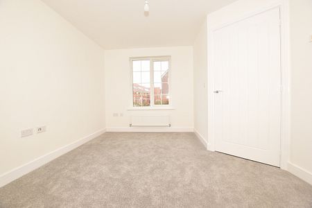 3 bedroom semi-detached house to rent - Photo 3